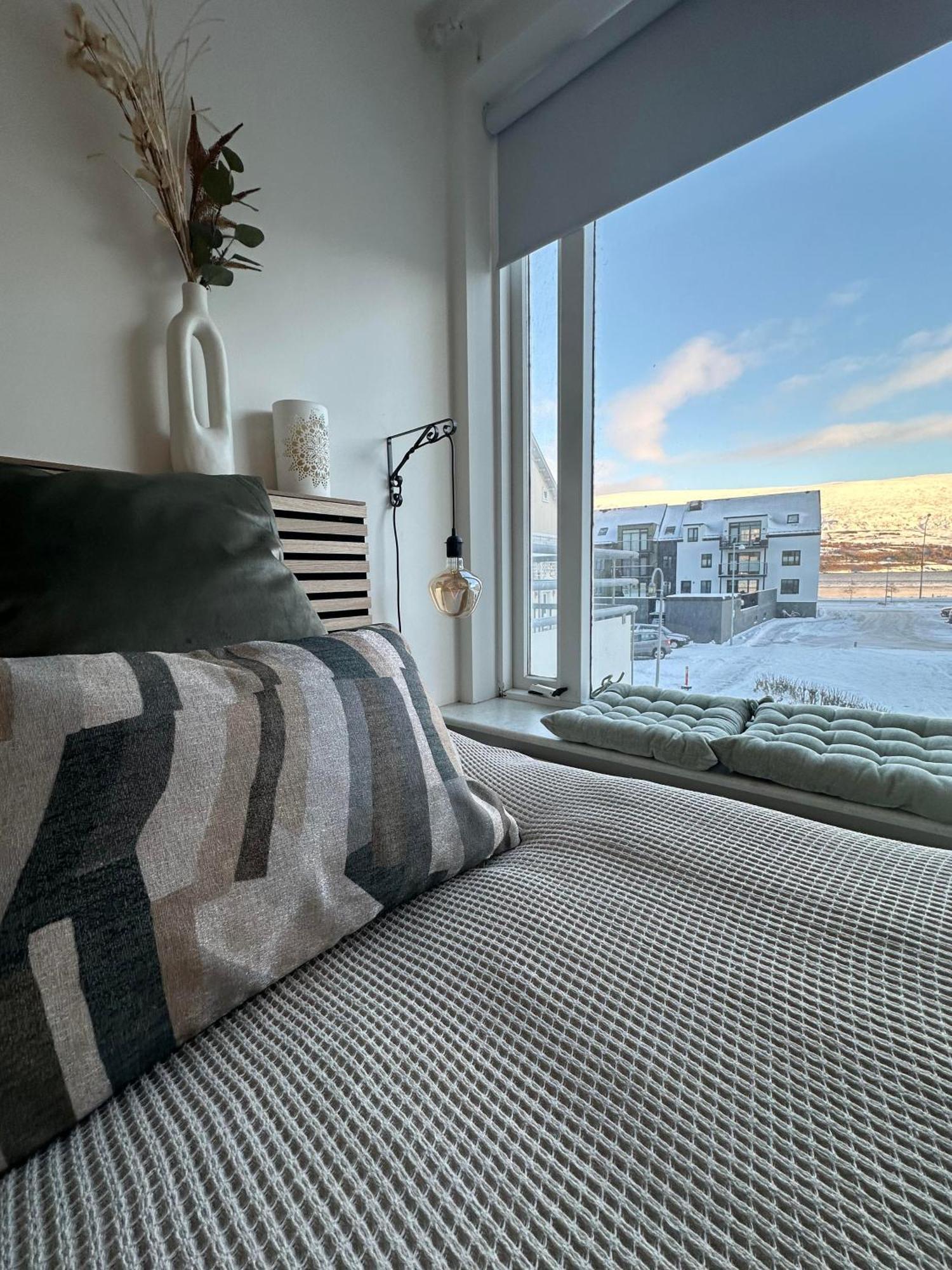 Charming Deluxe Apartment Akureyri Exterior foto